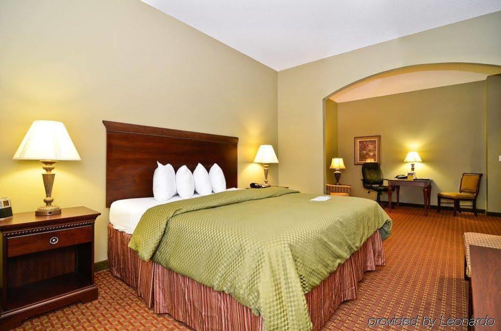 Best Western Plus Two Rivers Hotel & Suites Demopolis Exterior photo